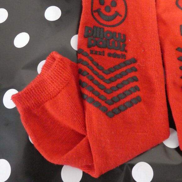 PILLOW PAWS | xxxl - adult | Red Slip Resistant Bariatric Socks - Picture 4 of 11